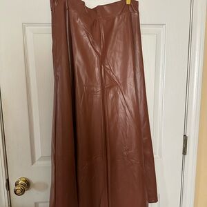 Elegant Brown Leather Skirt